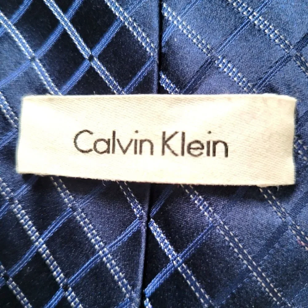 EC CALVIN KLEIN 100% SILK TIE